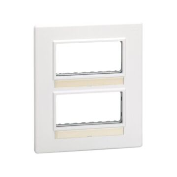 Marco para cajas de superficie o empotrar con bastidor de 2 filas para 4 elementos blanco simon 27 centralizaciones