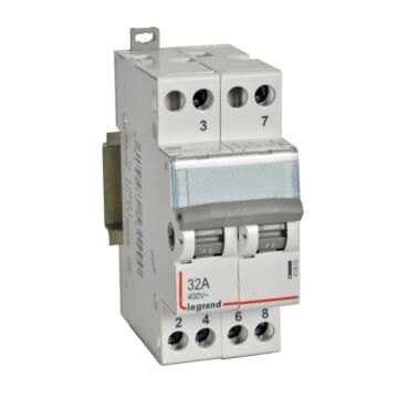 Conmutador 3 posiciones con punto medio - 2 contactos 32a- 400 v~ - 2 módulos