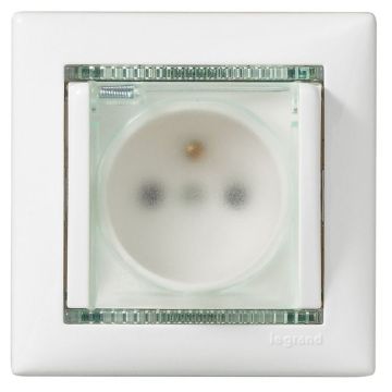 Base de corriente valena - ip 44 - 2p+t - con tapa y obturadores - blanco