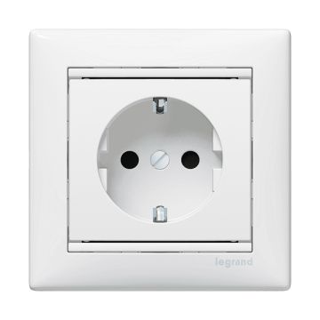 Base de corriente valena - 2p+t con obturadores - bornes con tornillos - 10/16a - 230 v~- blanco