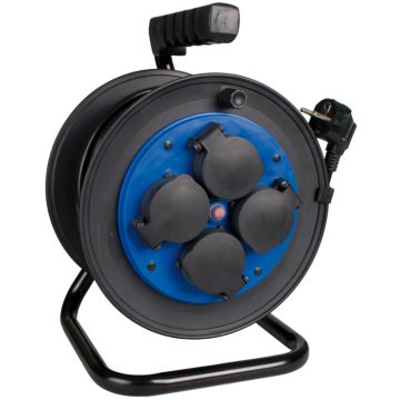 Enrollacable con 4 bases con tapa 2P+T, 16A 230V~. 25 m de cable H05VV-F 3G1,5 mm².