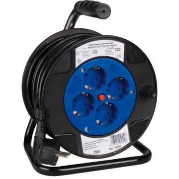 Enrollacable con 4 bases 2P+T, 16A 230V~. 15 m de cable H05VV-F 3G1,5 mm².