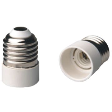 Portalámparas adaptador. De E27 a E14. 2A-.250V~