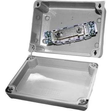 Caja estanca de conexión sin conos. Color gris. Con seccionador neutro In 160A incorporado.