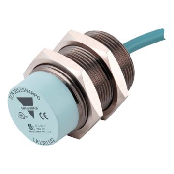 Inductivo M30 triple alcance caja corta, cable 2 m, montaje no empotrado, detección 40 mm, PNP NA