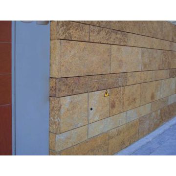 Puerta metálica panelable para hornacina 540x400